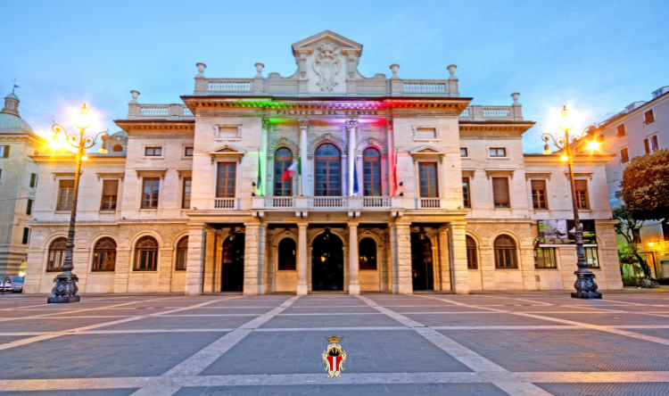 Nel mese di maggio il Comune di Savona aderisce a molte iniziative e illumina il palazzo comunale